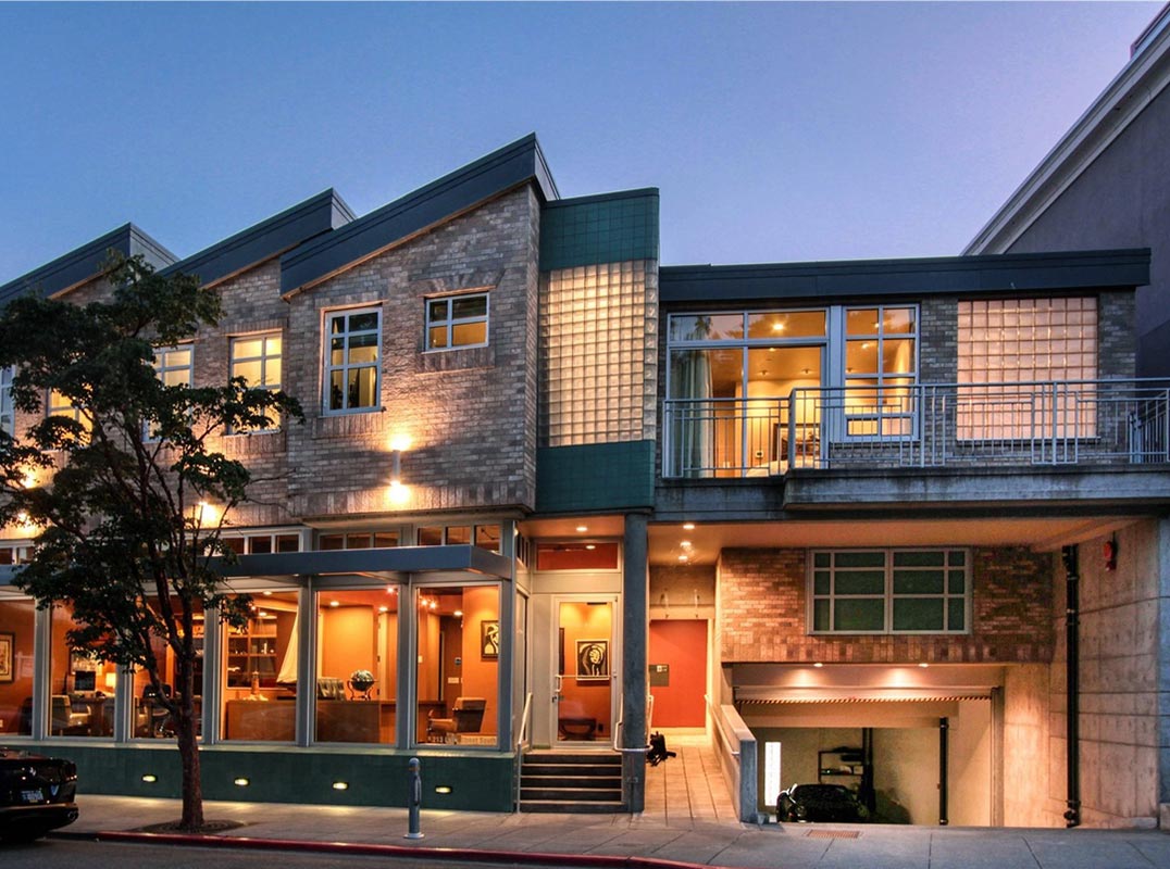 Kirkland Waterfront Masterpiece