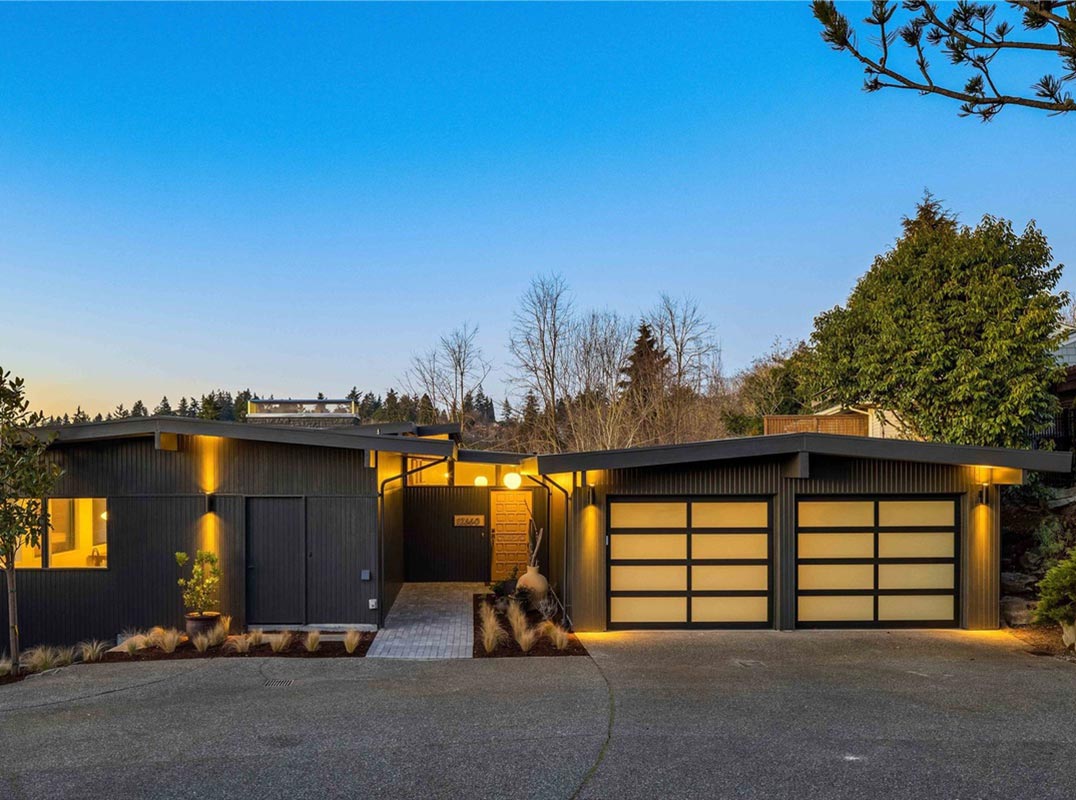 Shorewood Mid-Century Look-Out