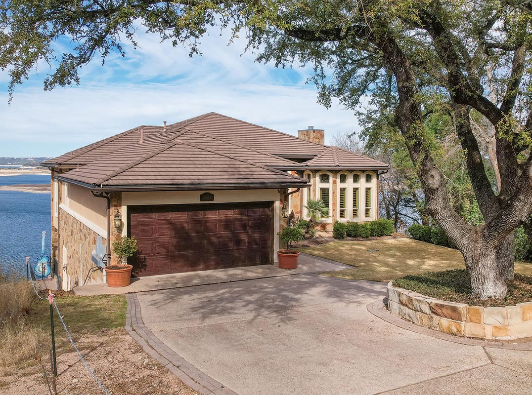 Lake Travis Waterfront Retreat With Boat Dock