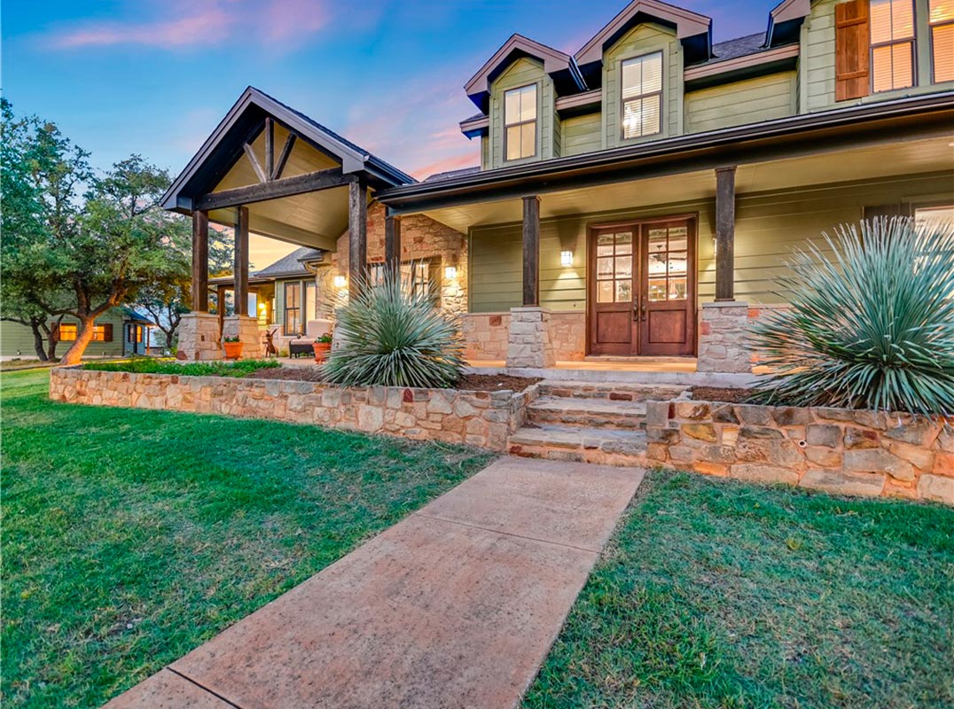 Hill Country Custom Home On  6.3 Acres