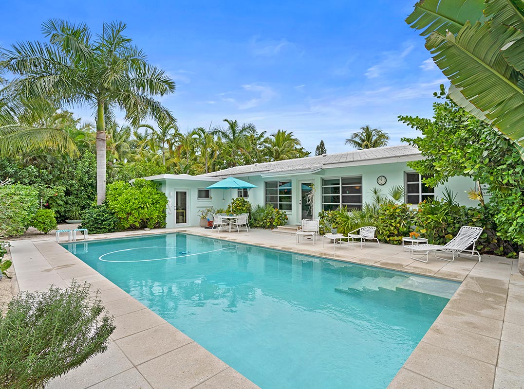 Rare Flamingo Park Home