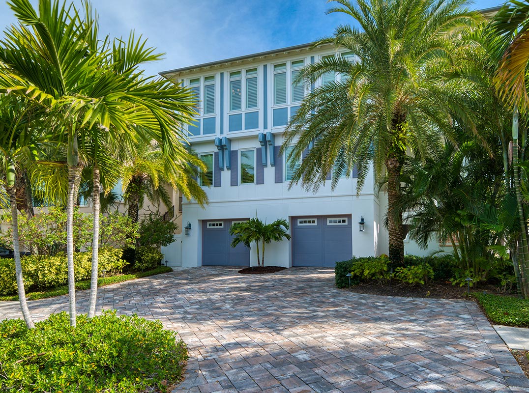 Beautiful Gulf Views In The Private, Quiet, Secluded Neighborhood Of Carloue