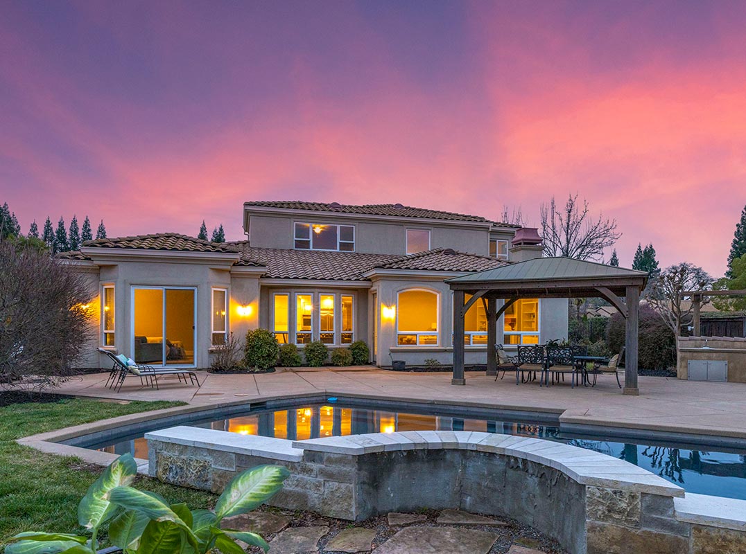Luxury Living in Exclusive Silverwood West