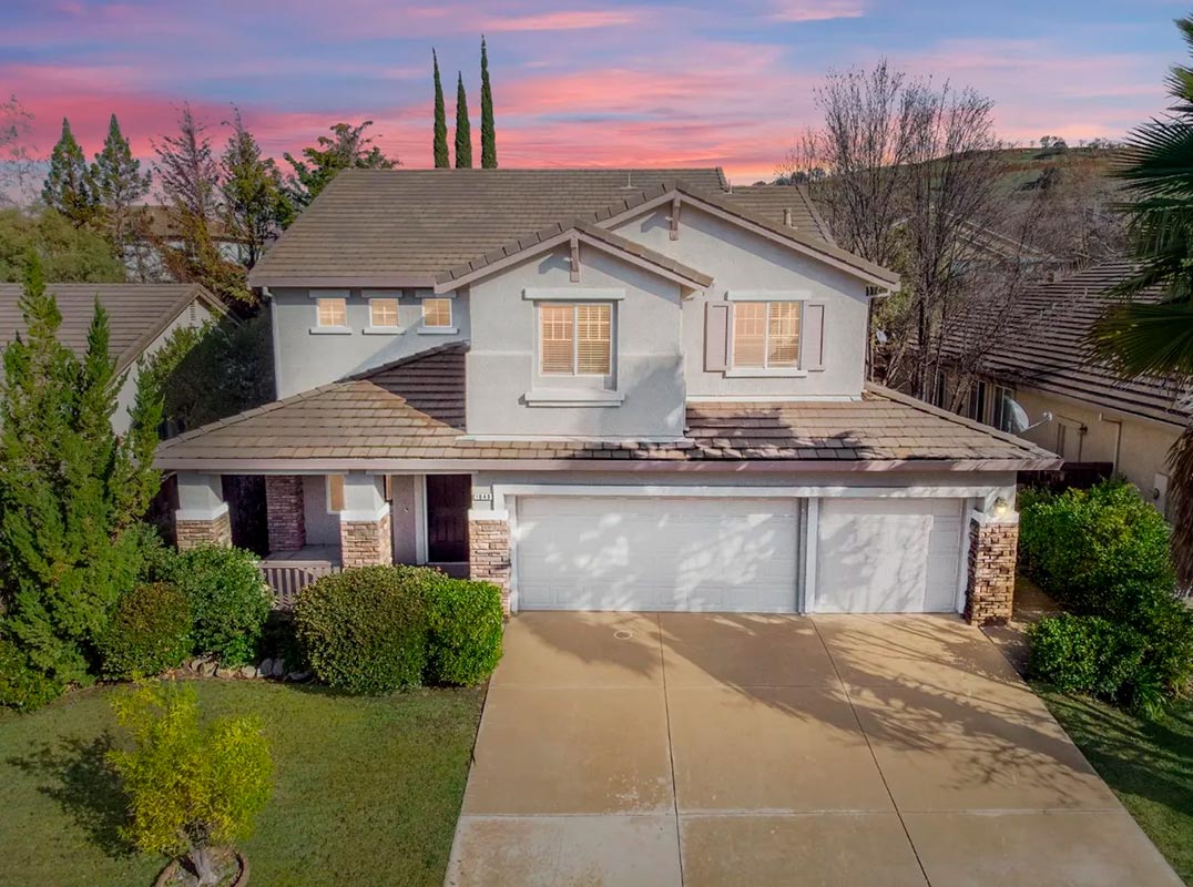 New To The Market! Stylish Empire Ranch Home