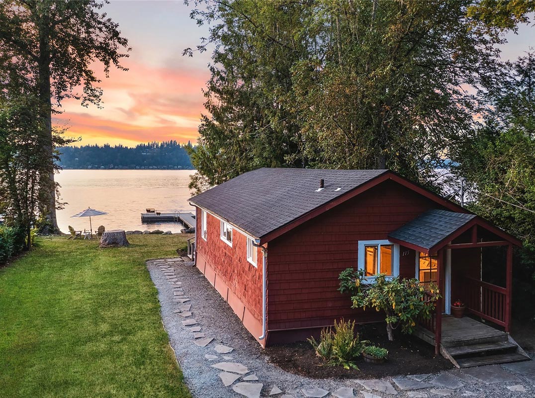 Sammamish Waterfront Look-Out