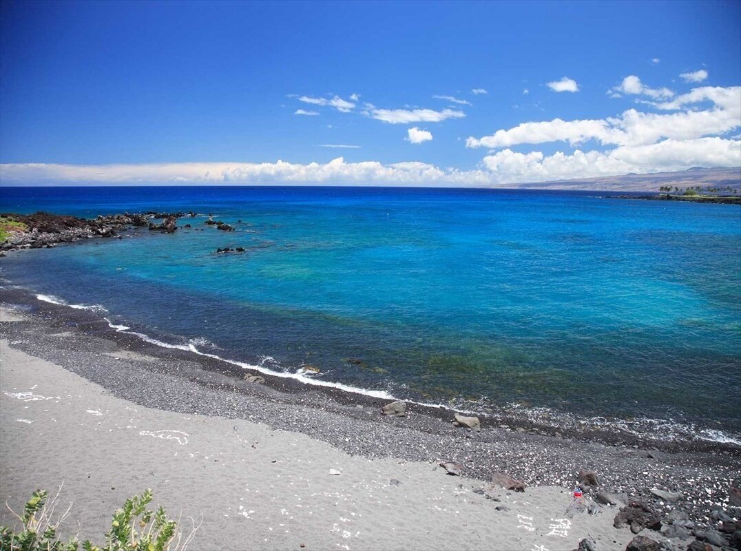 49 Black Sand Beach