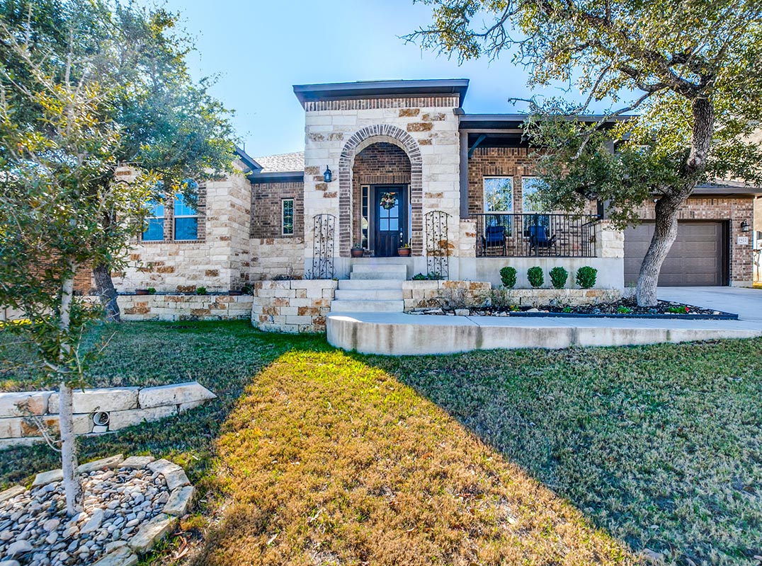 Stunning Home On A Quarter Acre Lot In Kinder Ranch!