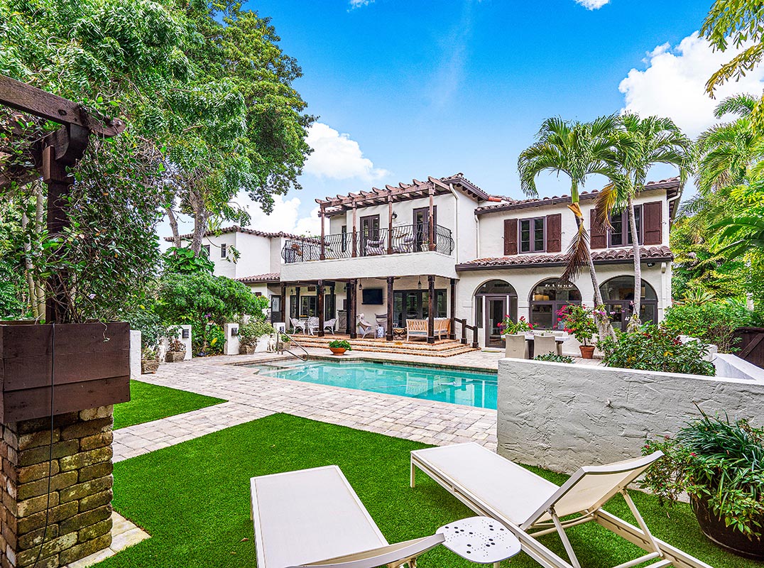 LHM The Palm Beaches Historical Old Floresta Gem