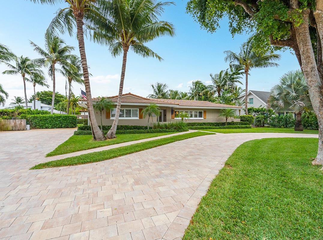 Highly Desirable Lake Ida Area