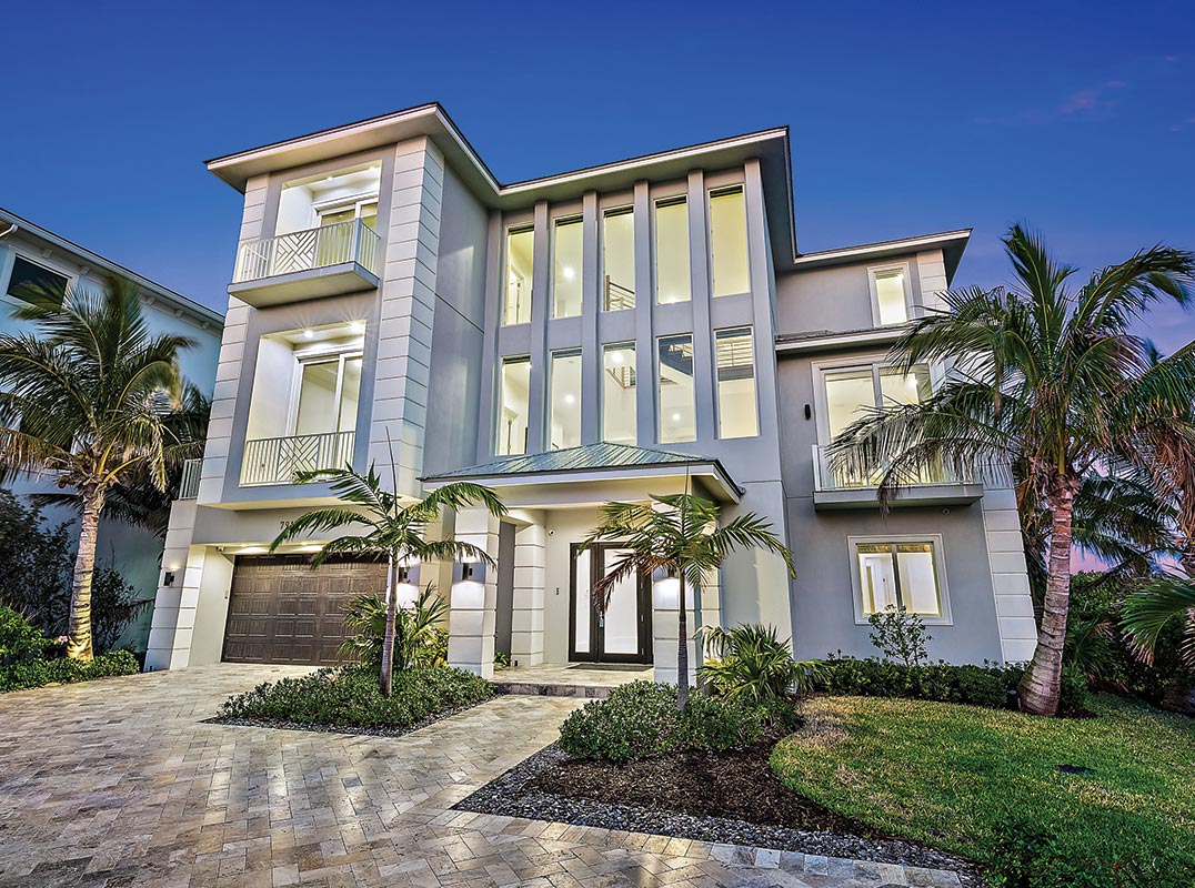 Oceanfront Beach House Beauty 