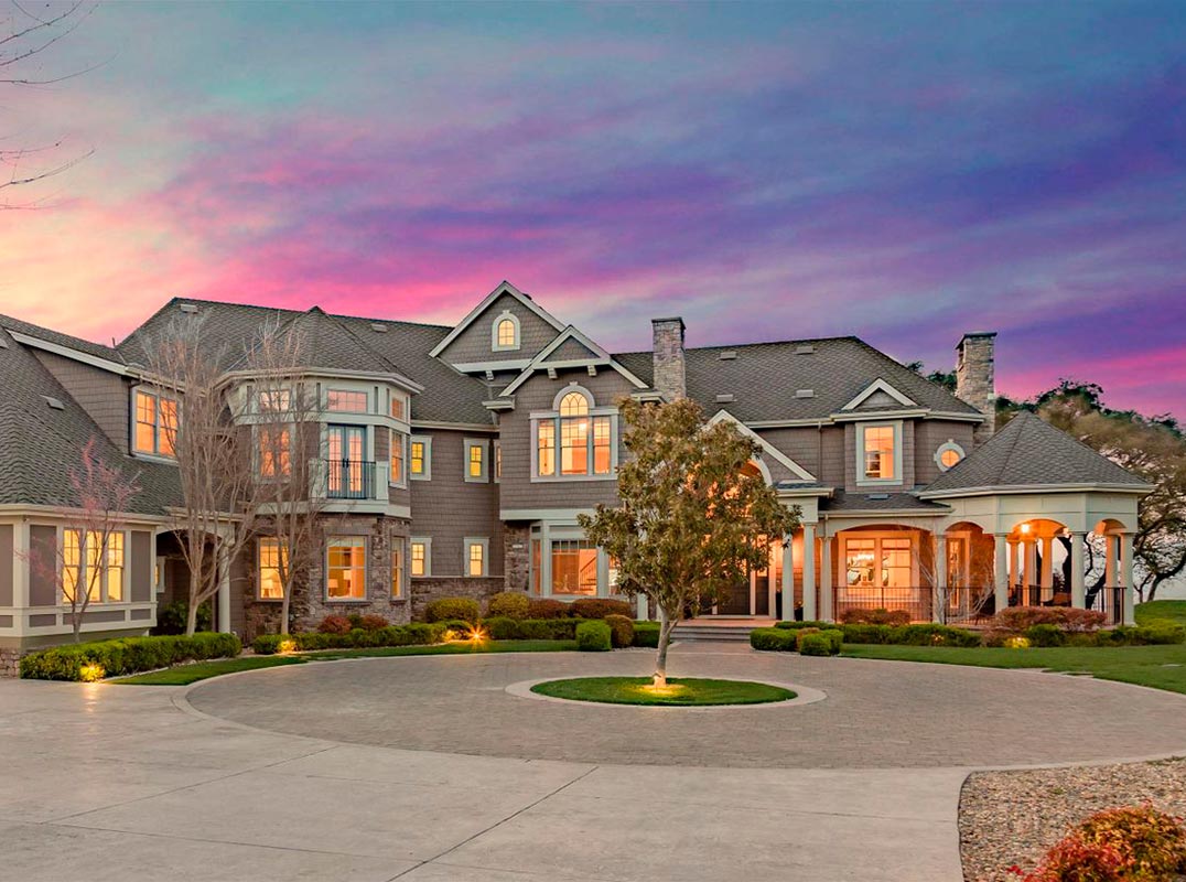 Executive-Style Private Hilltop Estate