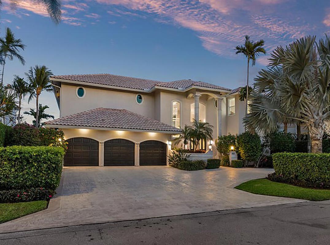 LHM The Palm Beaches Expansive Views in Prestigious Golden Harbour