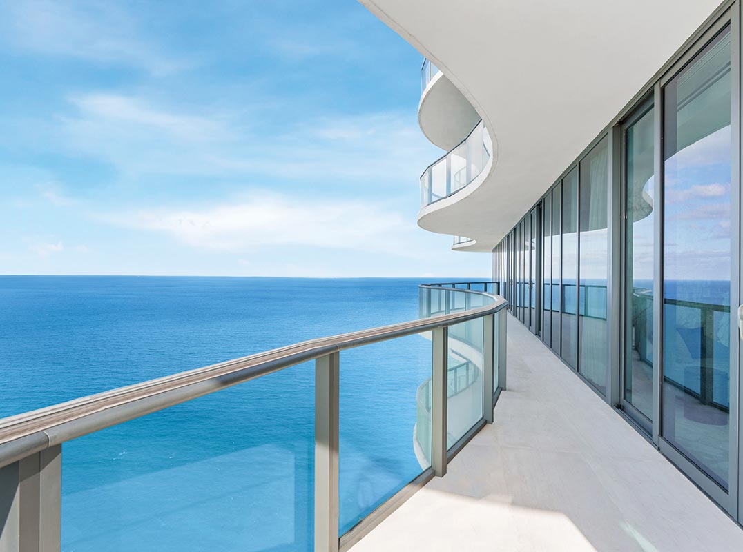 Penthouse 43 | Regalia