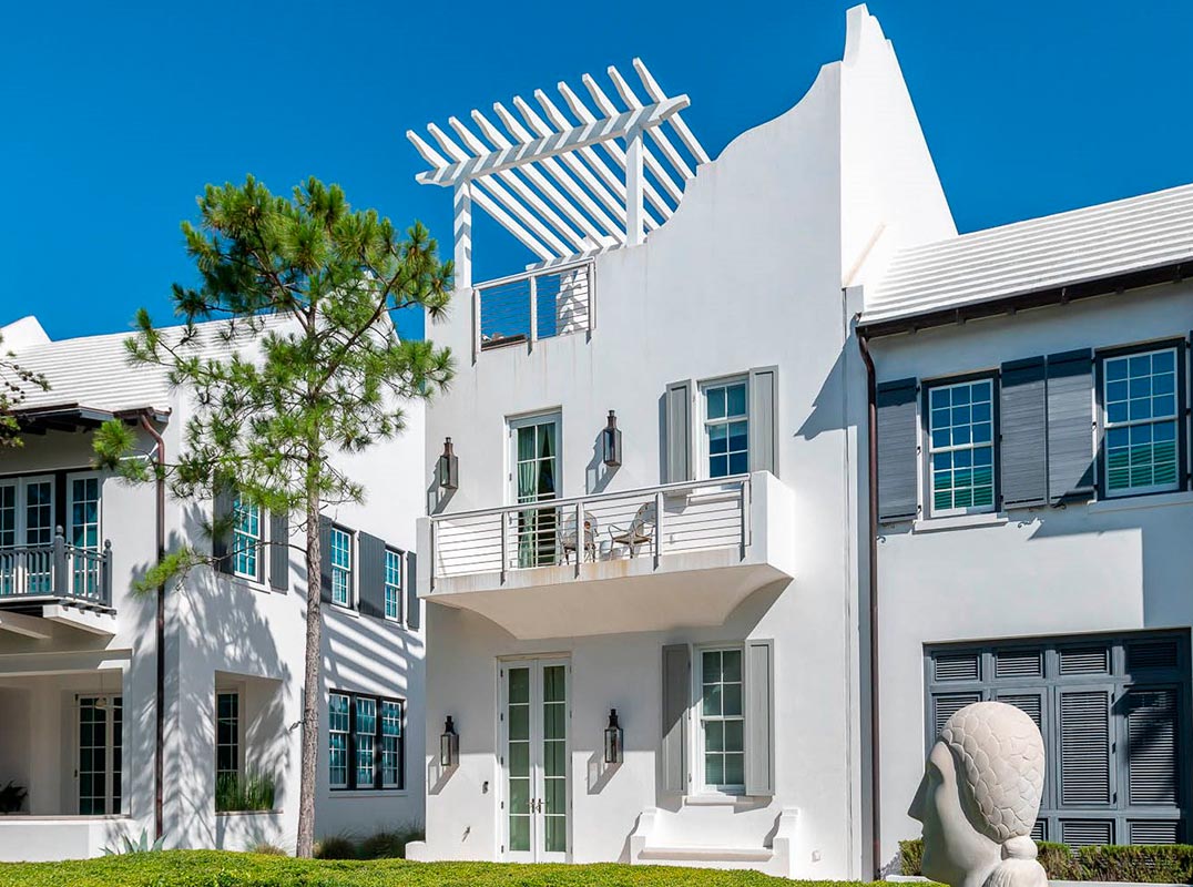 Modern Living Amongst The Peaceful Setting Of Arboleda Park In Alys Beach