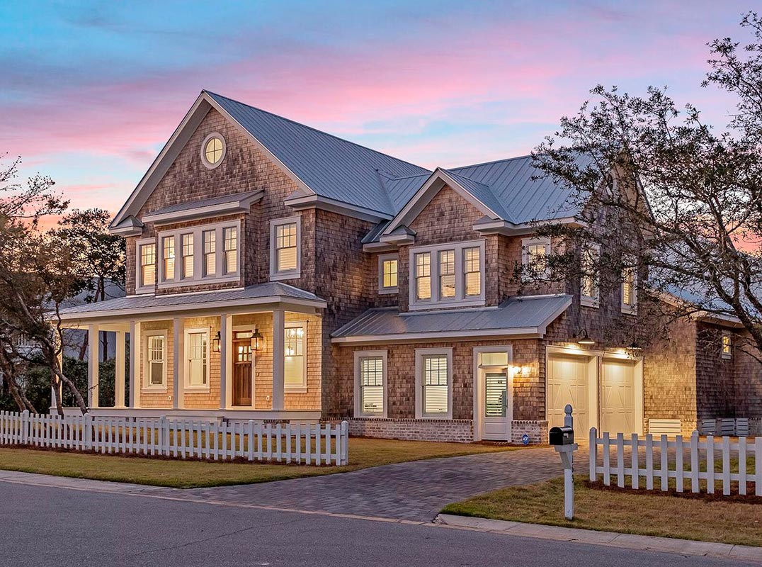 'Seabreezes Nantucket' -- Exceptional 'Nantucket-style' Estate