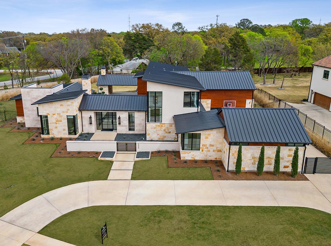 Modern Masterpiece In Moss Farms