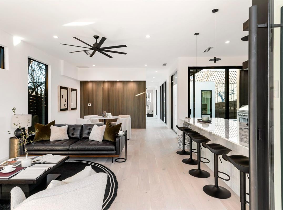 Modern Masterpiece Near Downtown