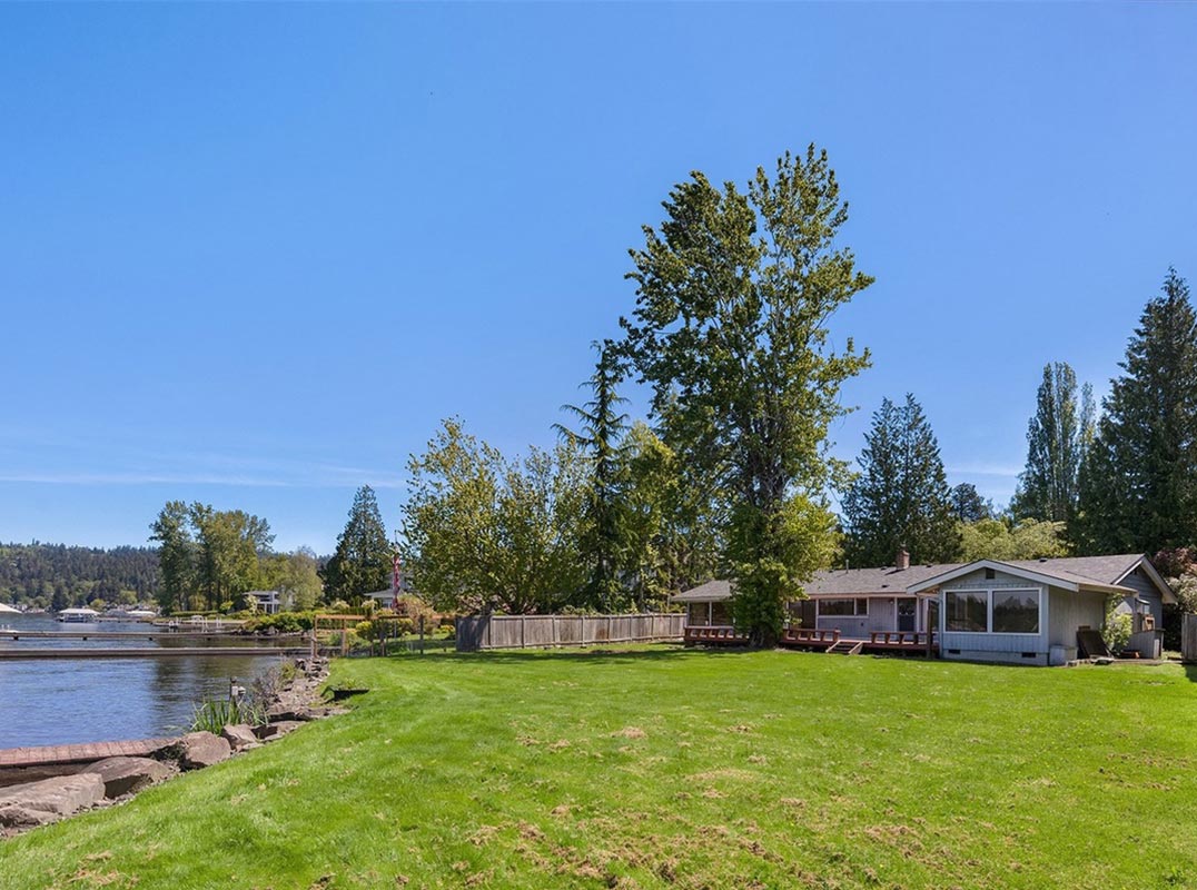 LHM Greater Seattle Coveted Lake Sammamish Waterfront