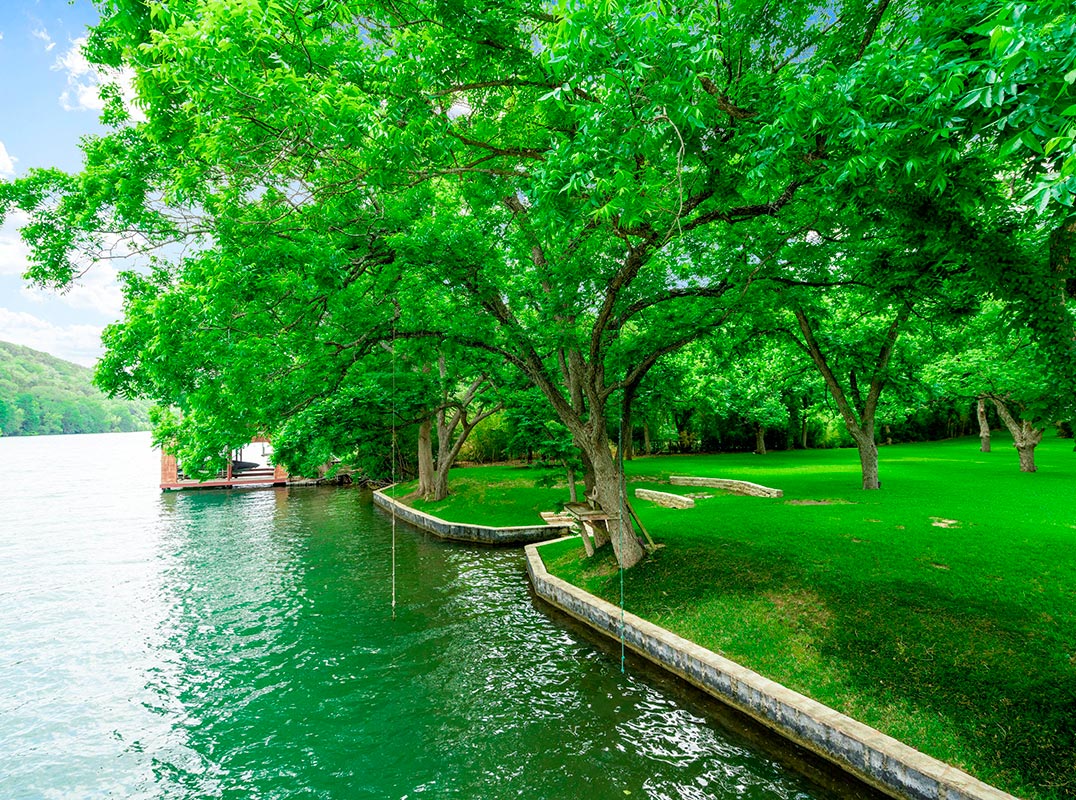 Premier Lake Austin Estate