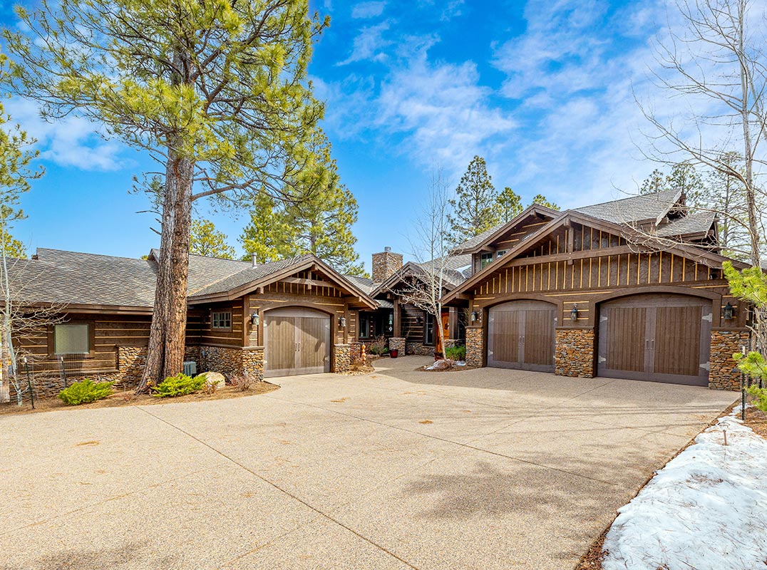 Spacious, Mountain Style Home