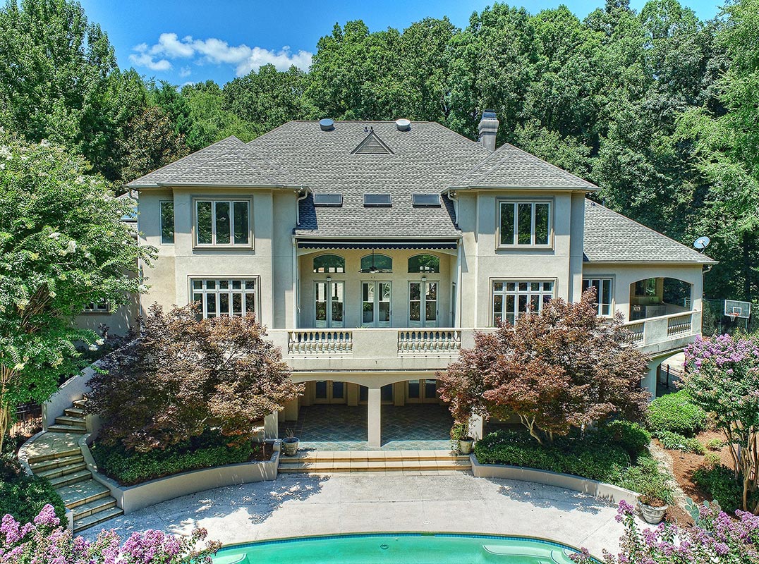 European Waterfront Villa in Piper Glen