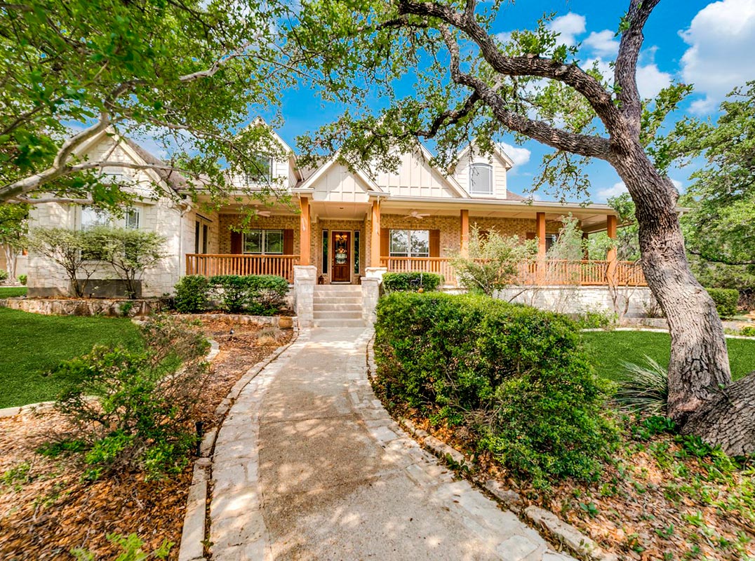 Beautiful Former Model Home on the River Crossing Golf Course