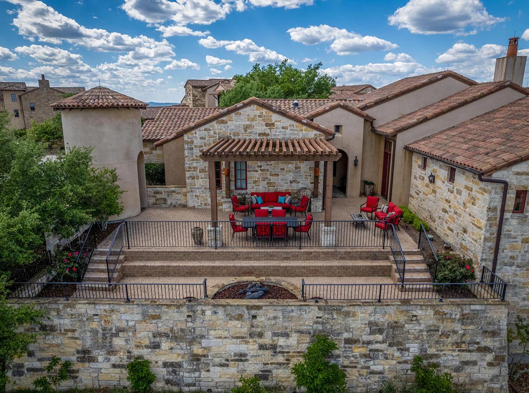 Hilltop Villa with Panoramic Sweeping Views