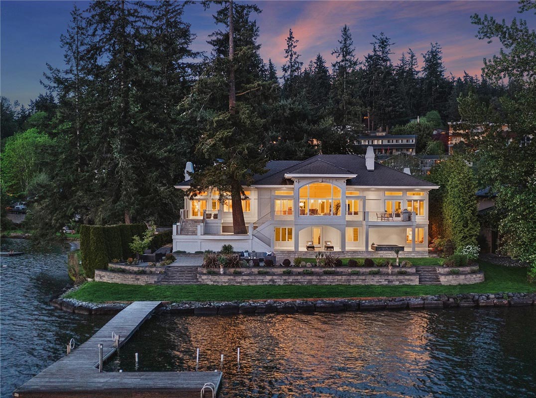 East Lake Sammamish Waterfront Look-Out