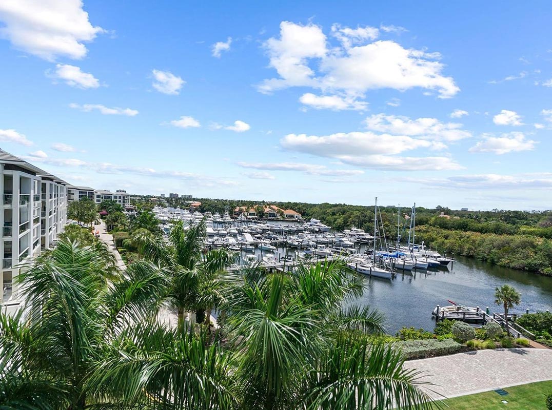 Luxurious Penthouse at PALM BEACH GARDENS