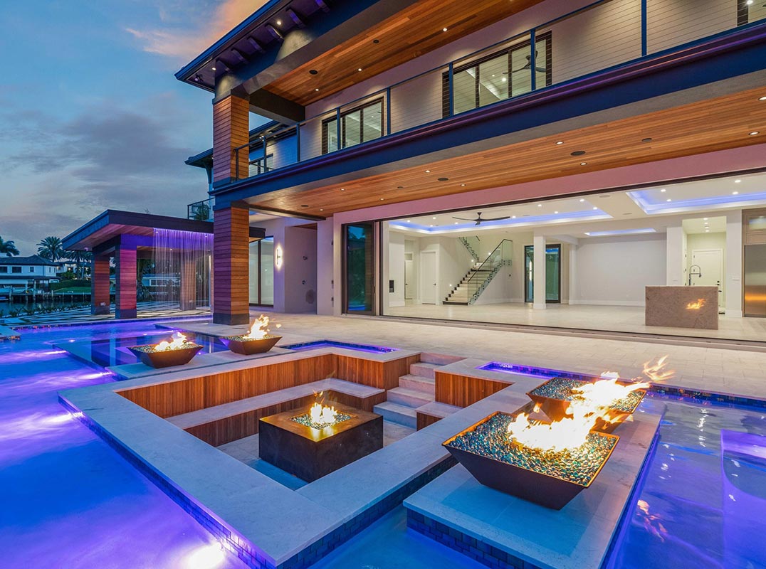 Custom Waterfronton a Deep Water Canal