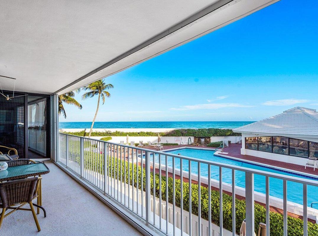 Vibrant Ocean Views