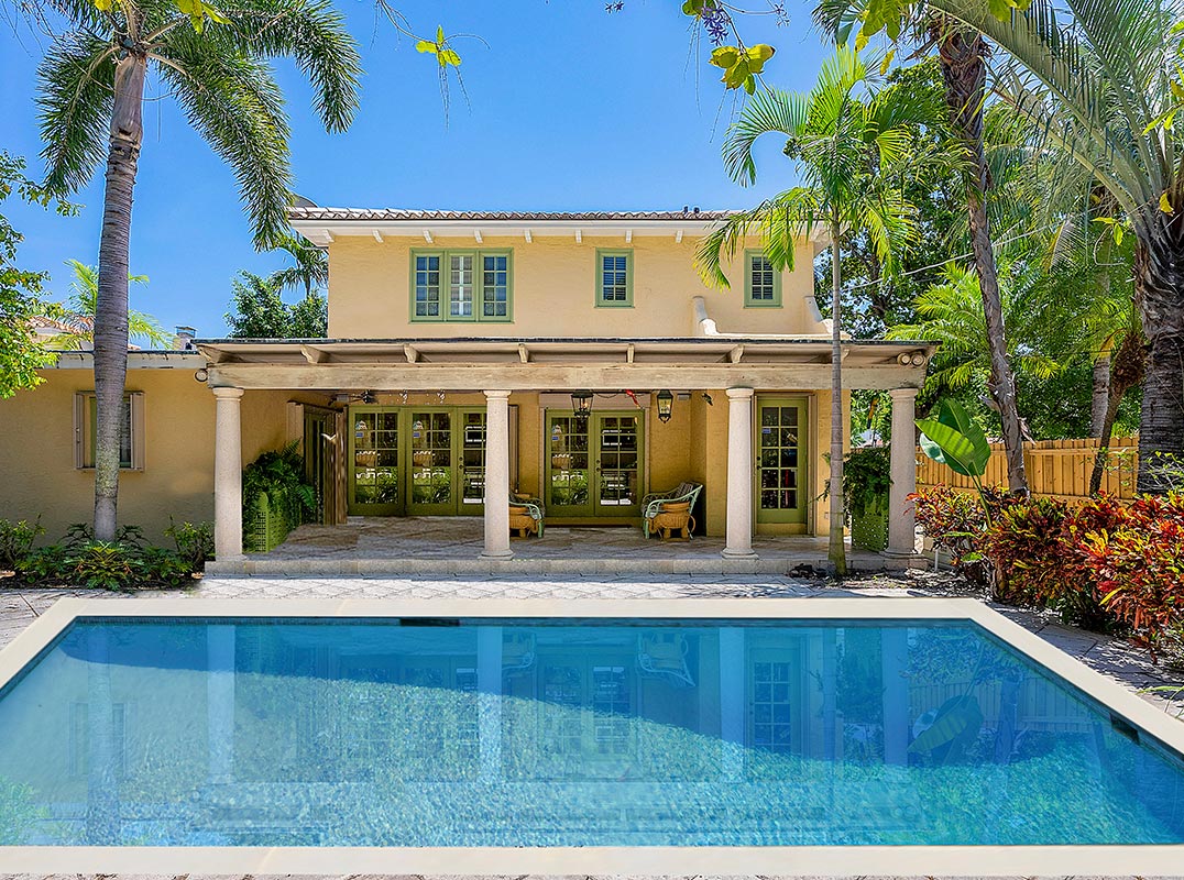 Palm Beach Island Vibes Without the Price Tag