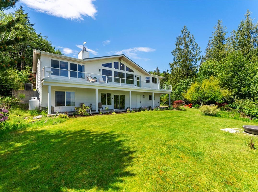 LHM Greater Seattle Harstine Island Waterfront Acreage LookOut