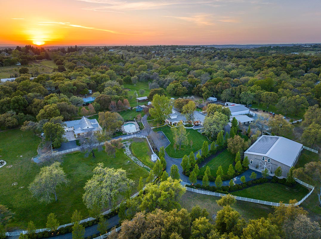 Luxurious Equestrian Estate In Loomis
