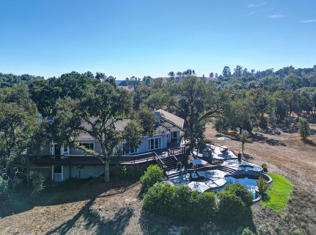 A 32 Acre Ranch That Offers A To Amador County's Wine Country. Prime Location