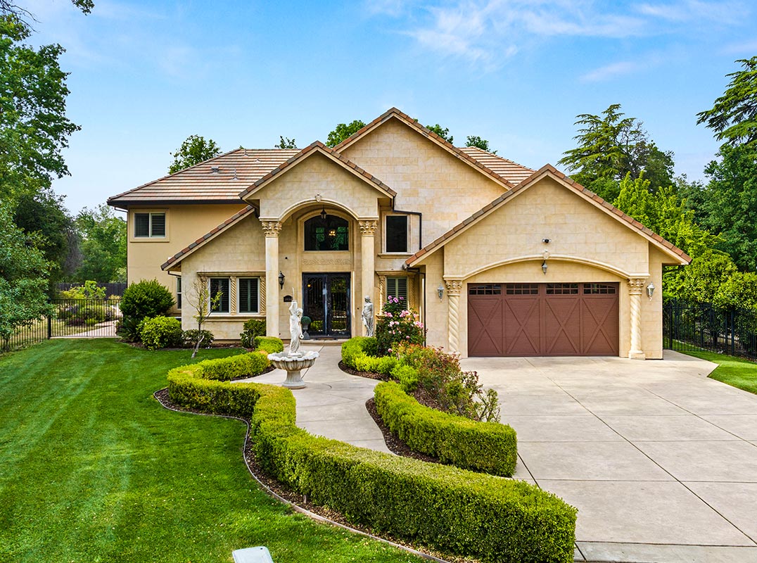 Exquisite Custom Home 1.14 Acre Lot