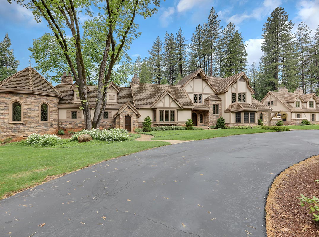 Fairy-tale Dream Home!