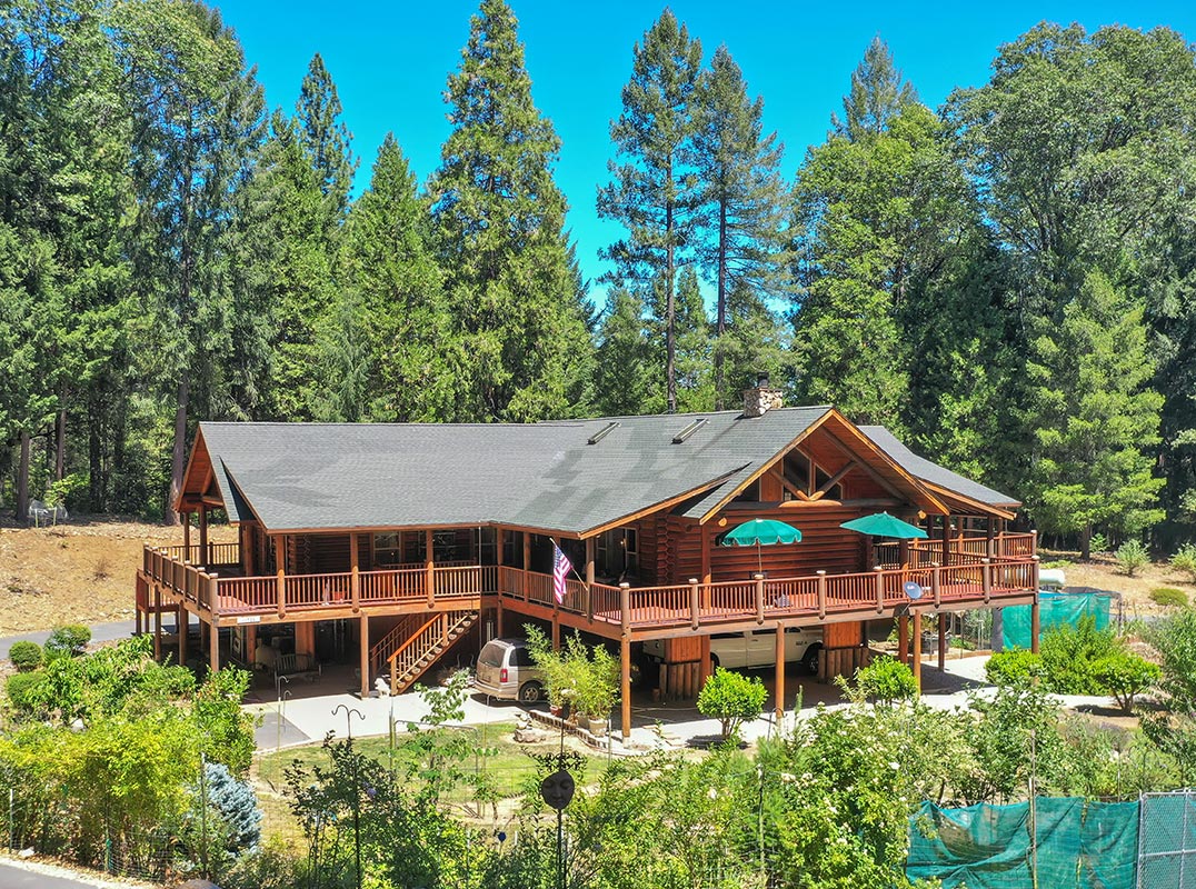 Private Mountain Log Home