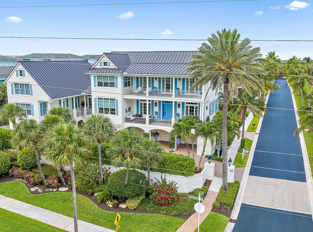 Coastal Elegance in the heart of Juno Beach