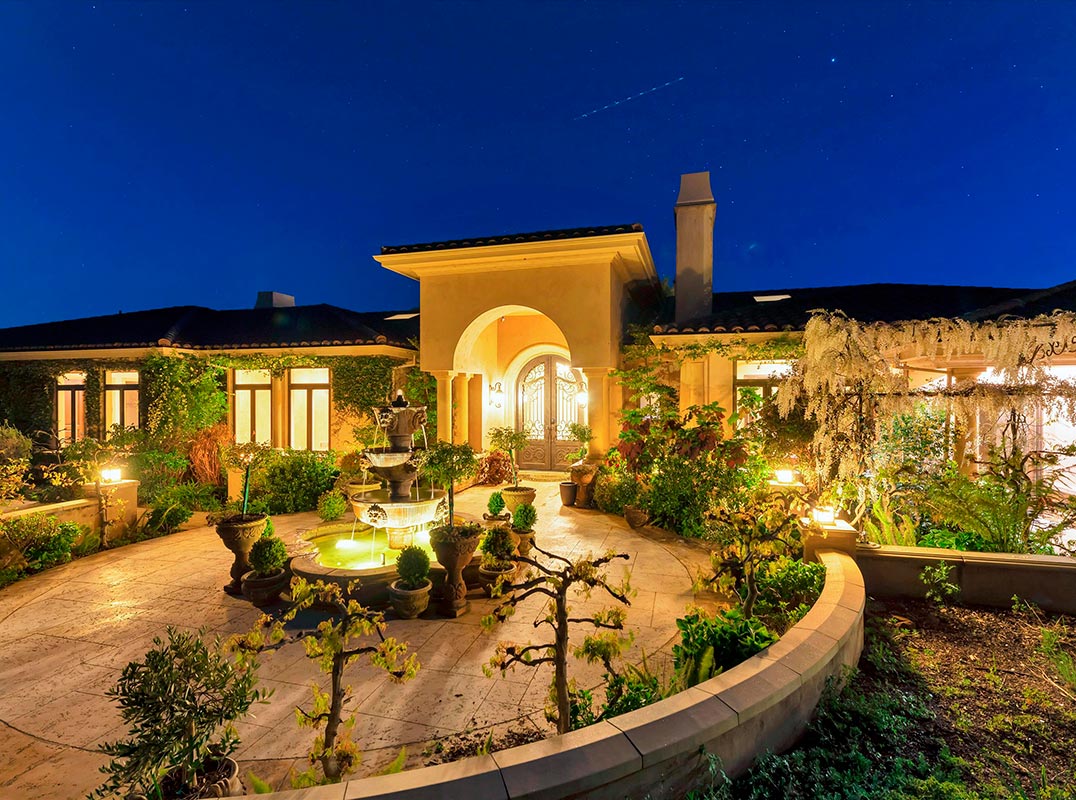 Devine Luxury