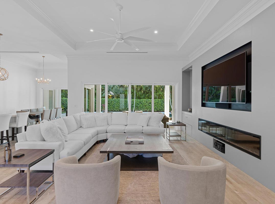 LHM The Palm Beaches Newer Construction in Highly Desirable Pennock Point