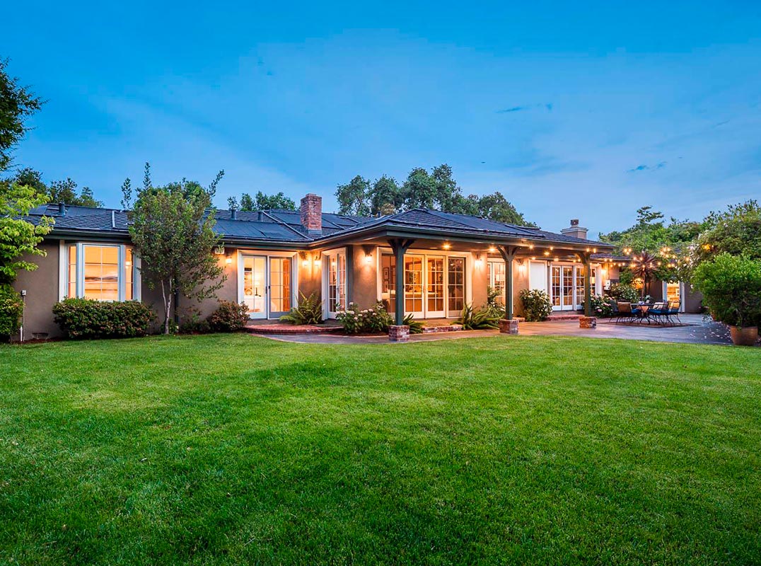  Discover Resort-Style Living at 49 Magnolia Drive, Atherton’s Hidden Gem