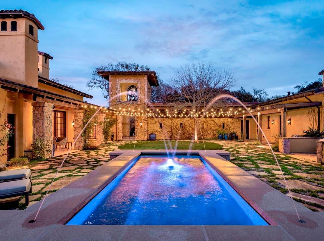 Exceptional Estate Property Situated On 19 Acres
