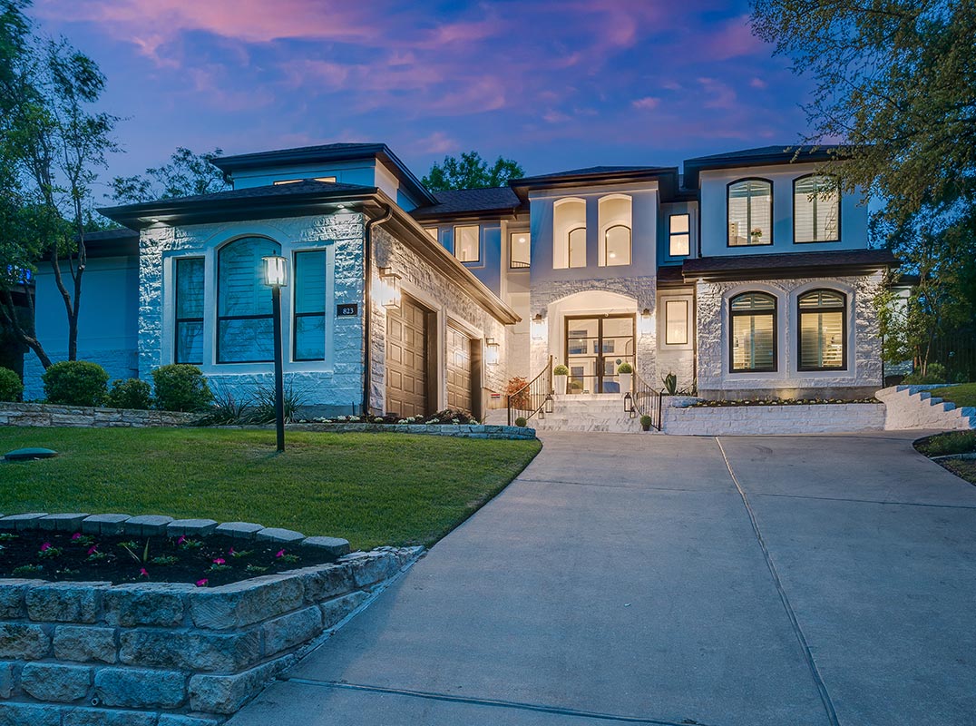 Heart of Lakeway – Stunning Remodel