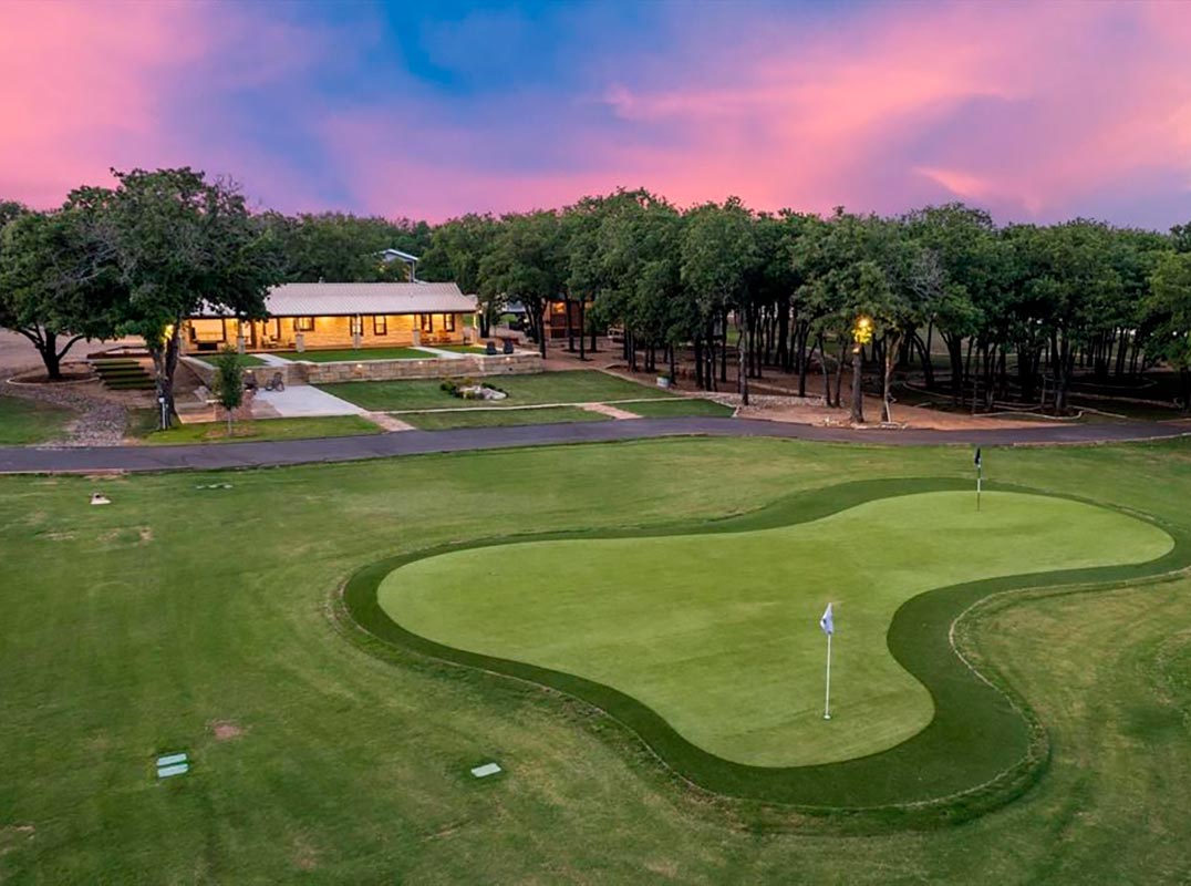 The Right Mix Ranch, Stunning 24-Acre Resort-Style Ranch