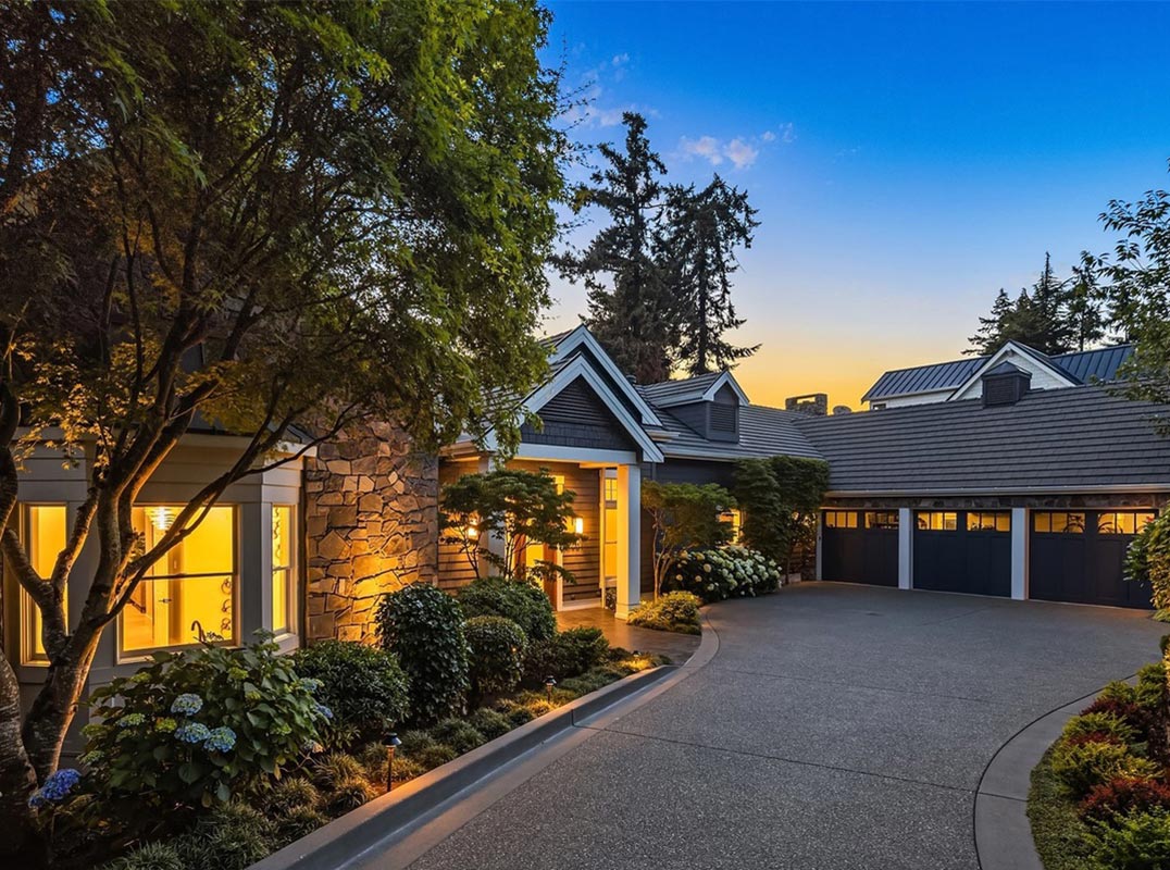 Mercer Island Masterpiece Look-Out