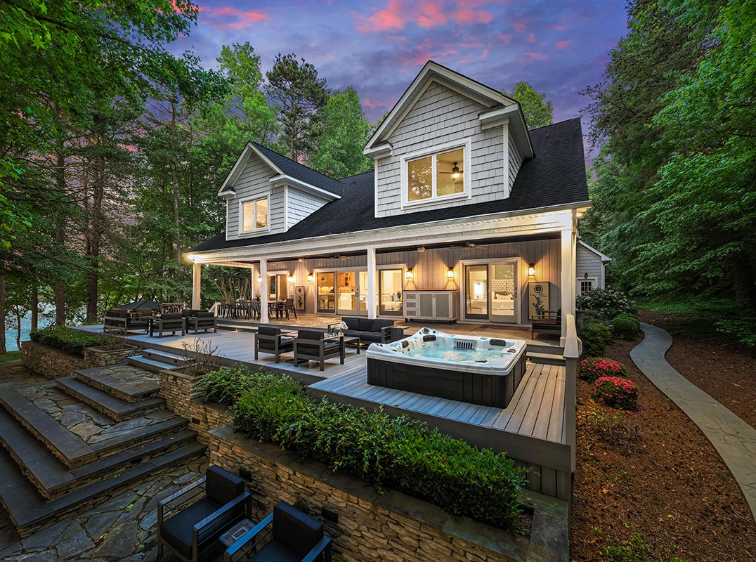 Relaxing, Lakefront Rental with Open Kitchen Concept