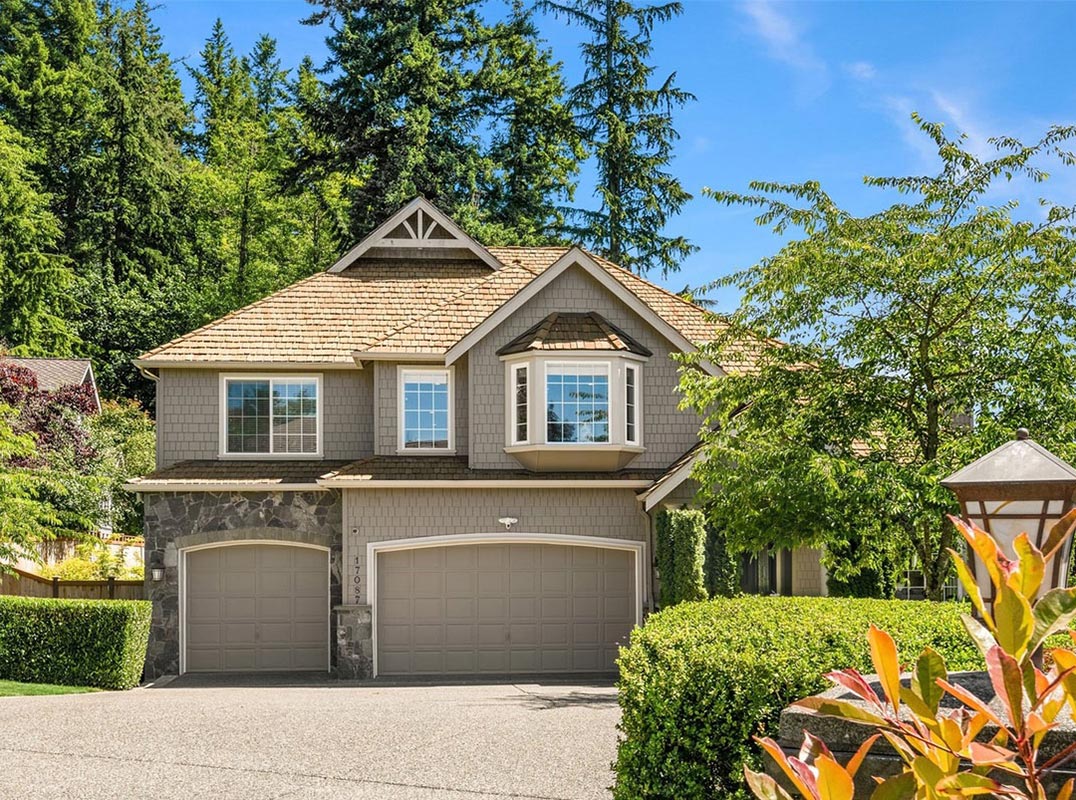 Lakemont Luxury Look-Out
