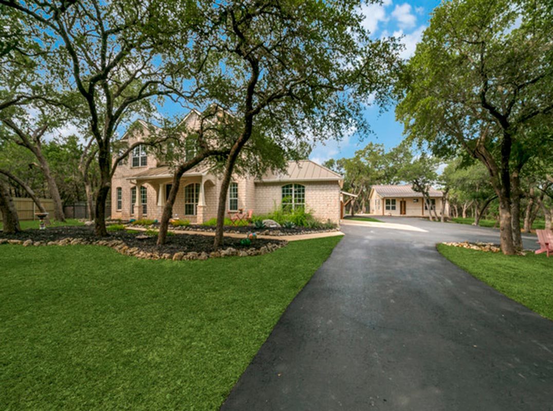 Spectacular Hill Country Style Home And Casita