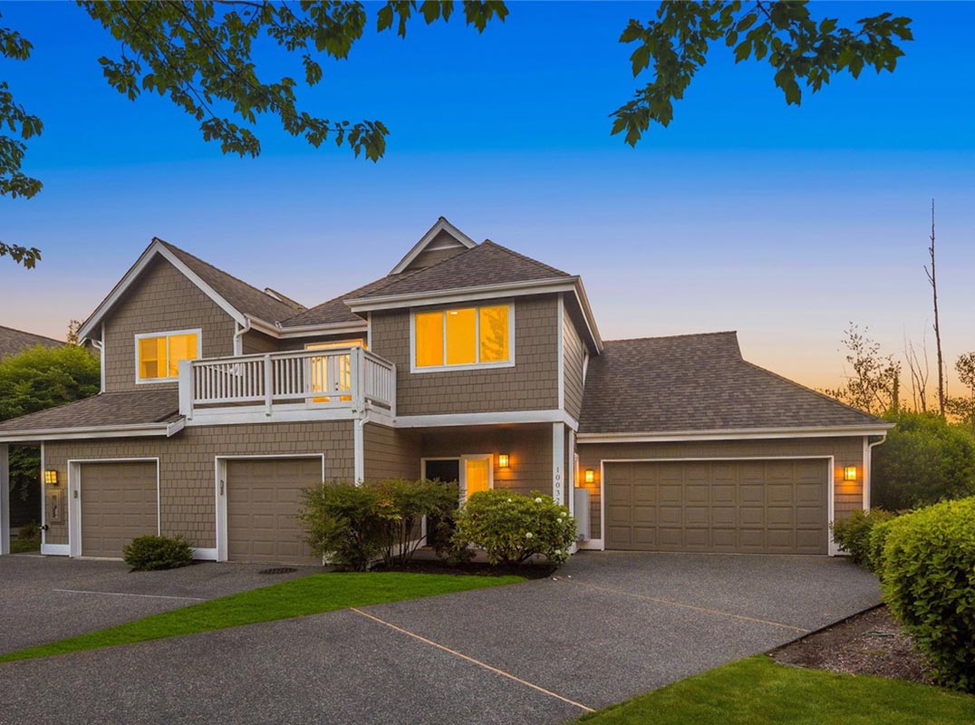 Kirkland Upgraded Townhome